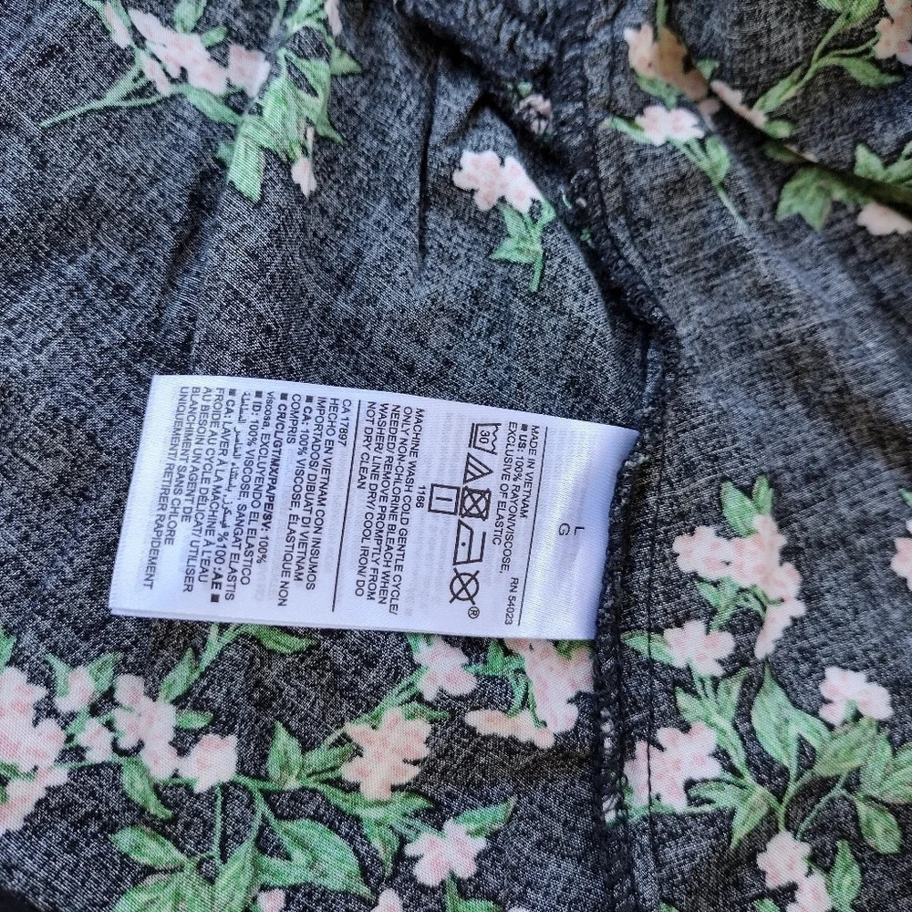 Old Navy Womens Top Blouse  Shirt Size L Black Floral - Picture 7 of 9